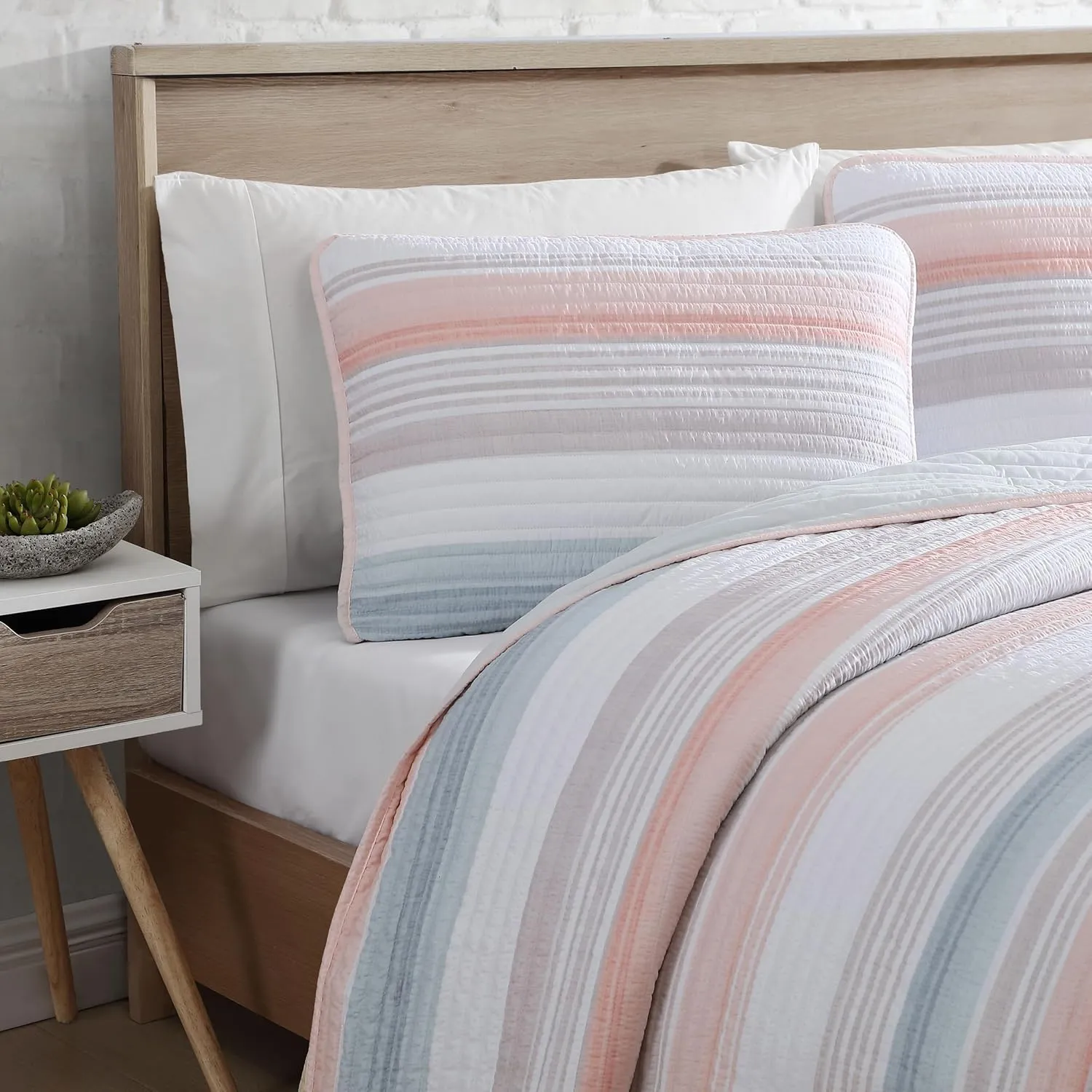 Beatrice Home Fashions Coralinn Striped 3-Piece Quilt Set, Lightweight, All-Seasons, King, Blush
