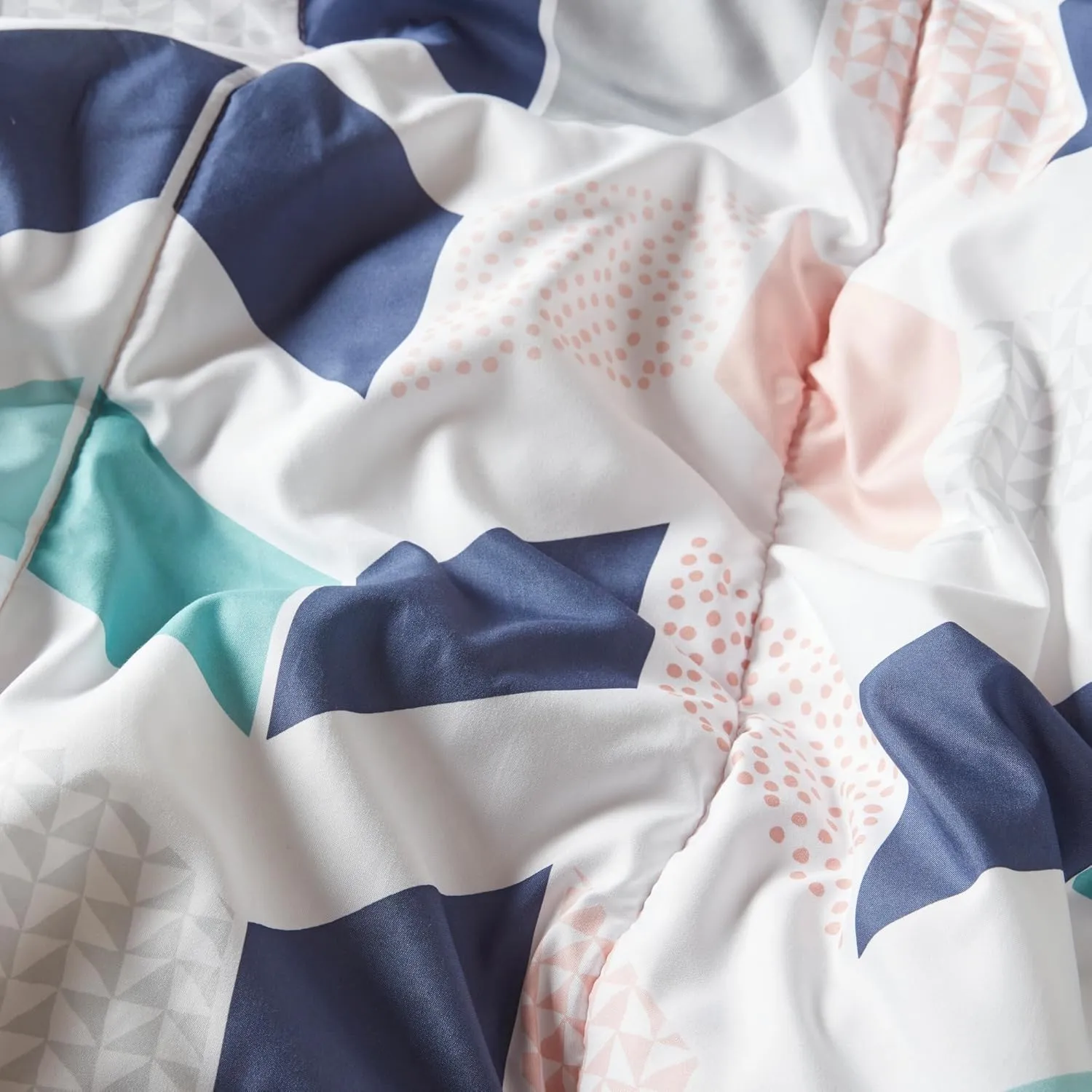 Comfort Spaces Kylar Cozy Comforter Set, Vibrant Chevron Ruching Design with Solid Reverse, All Season Down Alternative Bedding with Matching Sham, Full/Queen (88 in x 92 in), Multi/Blush 3 Piece