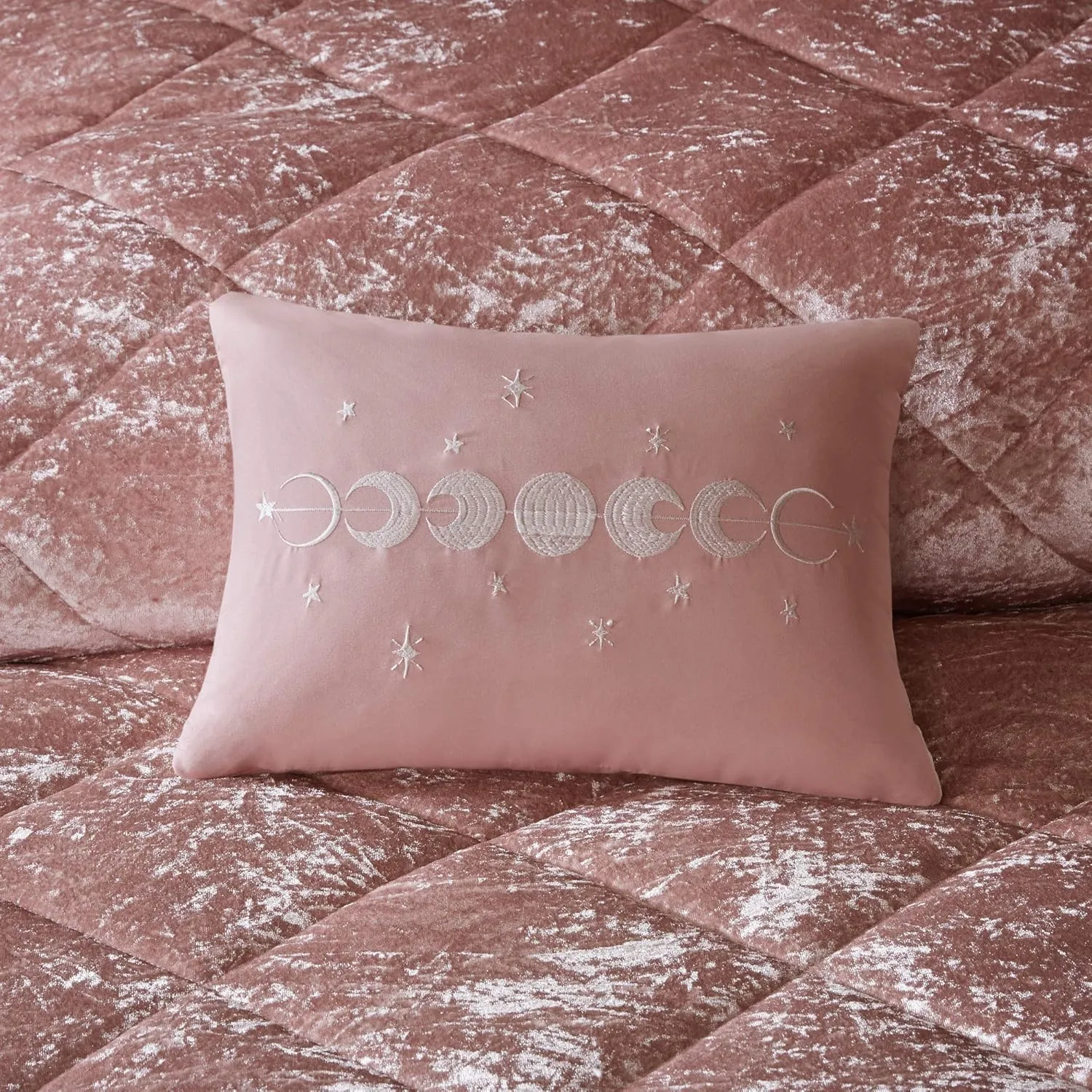 Intelligent Design Twin Velvet Duvet Cover Set with Blush Finish ID12-1782