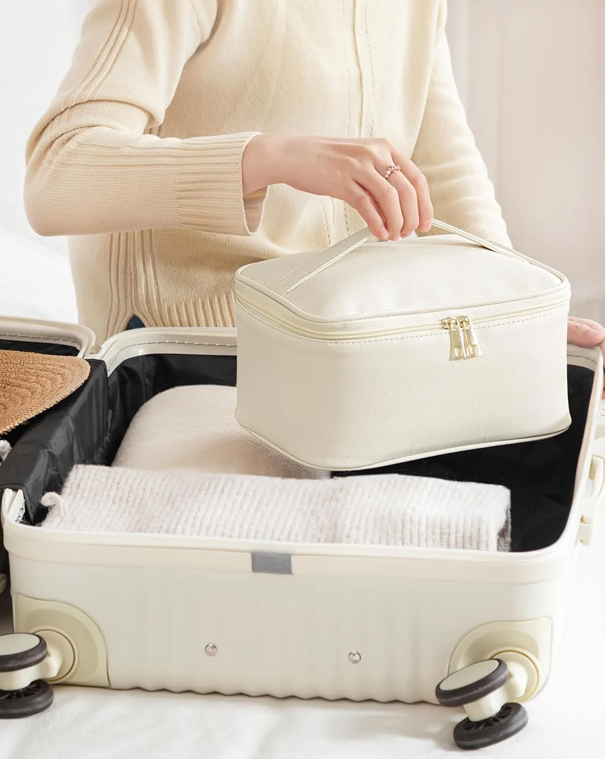 Makeup Bag for Women Large Travel Makeup Bag Organizer Portable Toiletry Bag Cute Makeup Bags Waterproof Leather Cosmetic Bag Makeup Case with Removable Dividers, Beige