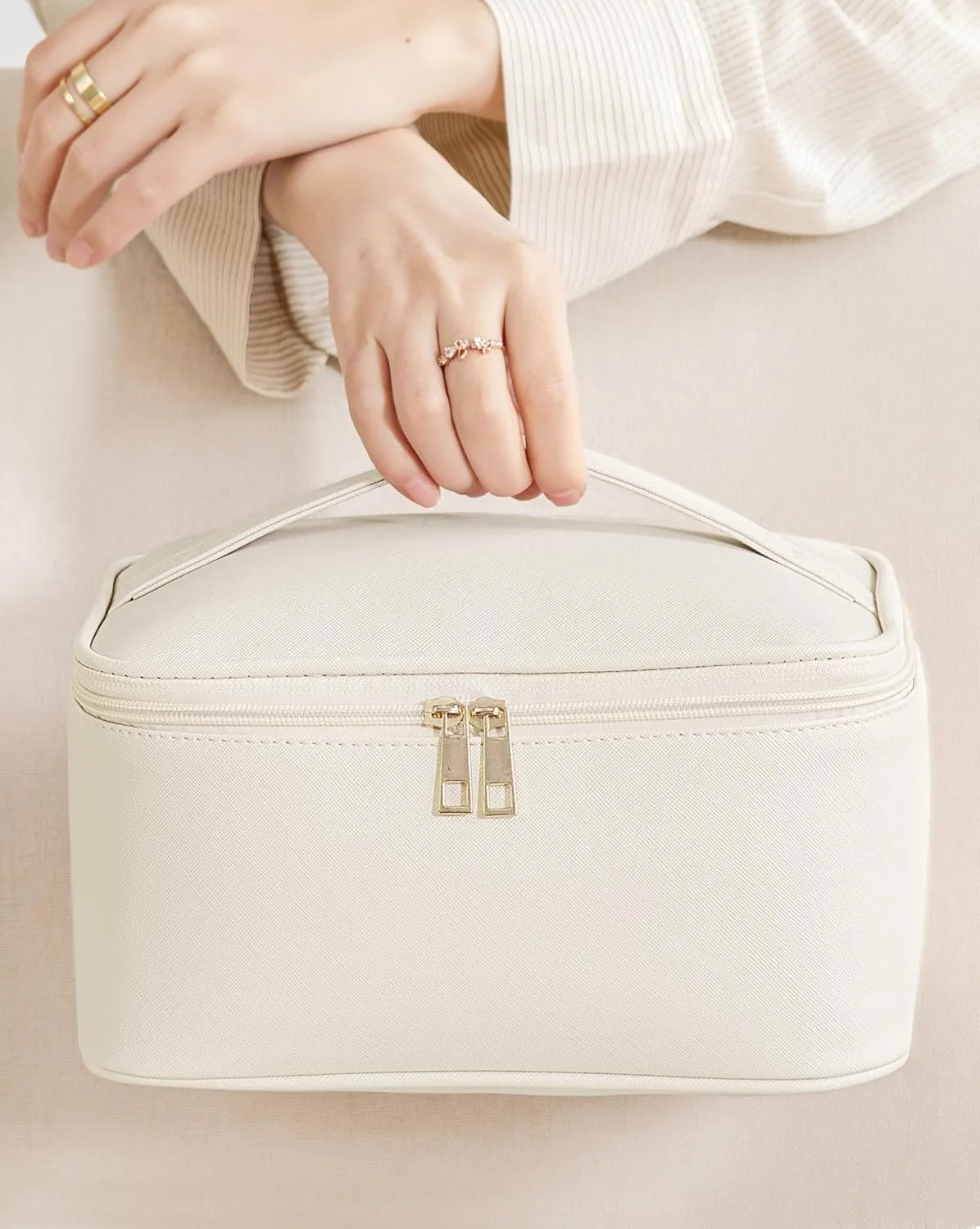 Makeup Bag for Women Large Travel Makeup Bag Organizer Portable Toiletry Bag Cute Makeup Bags Waterproof Leather Cosmetic Bag Makeup Case with Removable Dividers, Beige