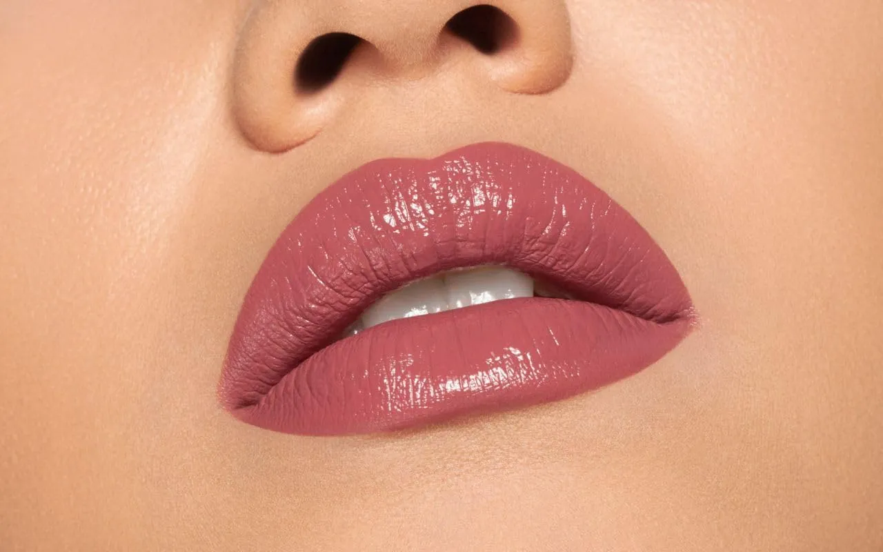 Pupa Milano Vamp! Extreme Colour Lipstick With Plumping Treatment - For Fuller, Defined Lips - Adds Incredible, Deep Color To Lips - Soft Texture Adheres Perfectly - 104 Ancient Rose - 0.123 Oz